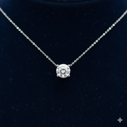 Lussuosi gioielli in oro bianco con scintillanti diamanti certificati.