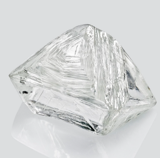 Il Valore della Certezza: Guida ai Diamanti Certificati GIA, IGI e HRD a Roma