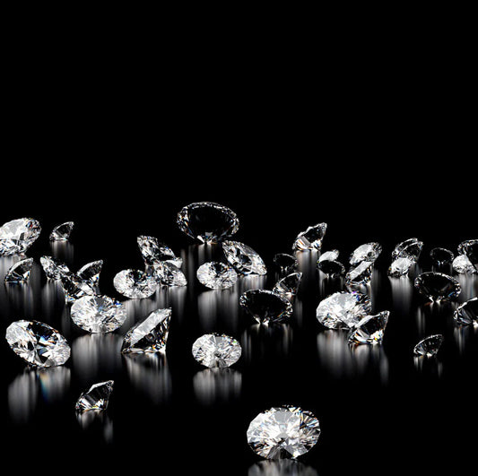 Orecchini Eleganti con Diamanti a Roma: L'Eccellenza Artigianale di Atelier Diamanti